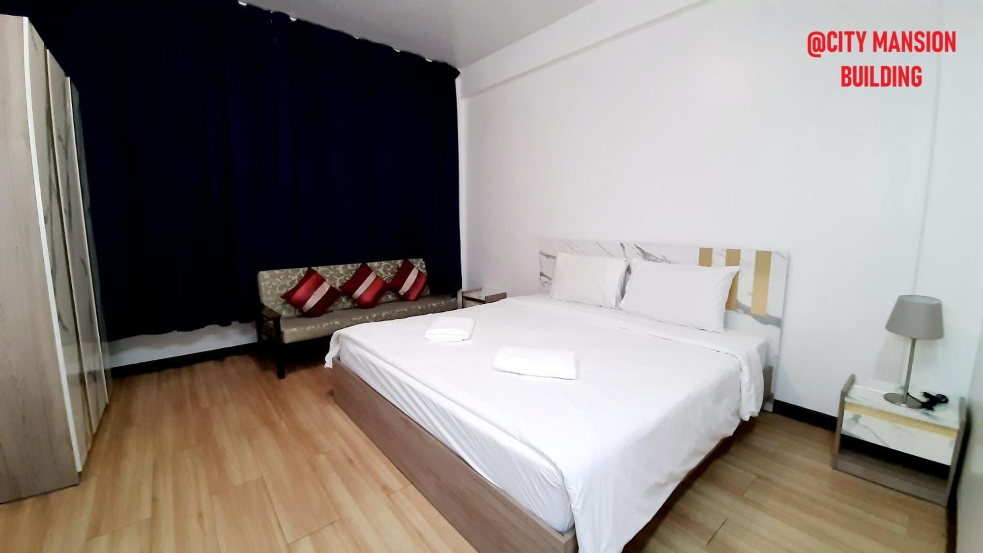 City Plaza Nana Hotel Bangkok Exterior foto